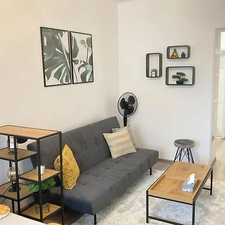 Byt Ve Vršovicích K Pronajmutí - Cozy Vršovice Apartmán *
